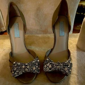 Betsey Johnson bow heels